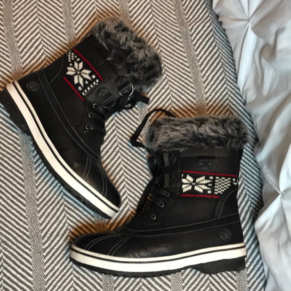 Snow boots